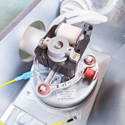 установленная стеной стена умным управлением боилера газа 32kw повиснула боилер Combi